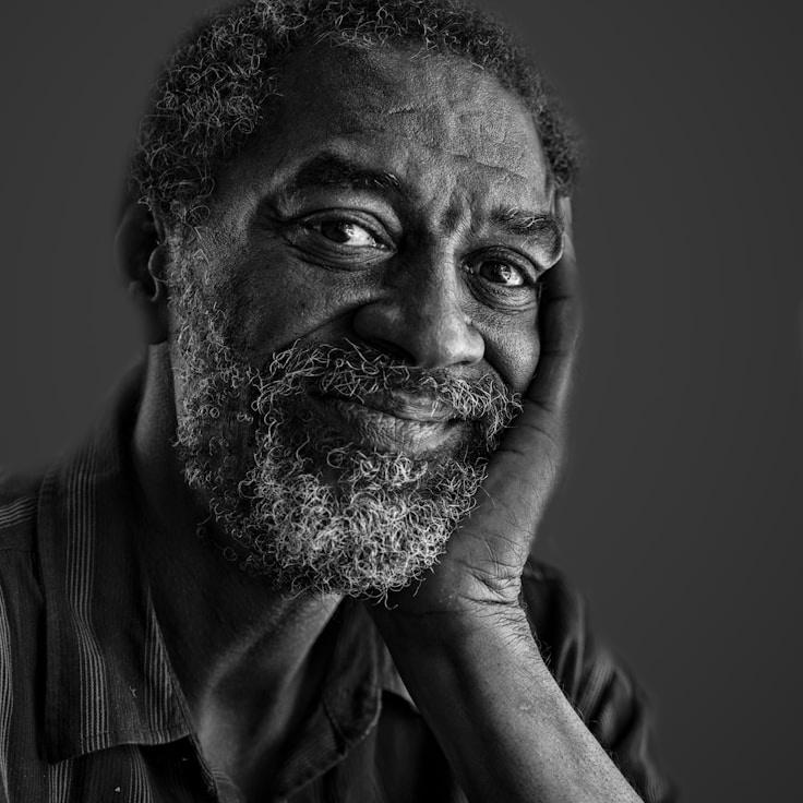 Portrait of Ananya meditation instructor